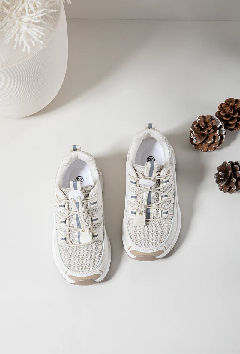 Baskets Enfant à Lacets – Chaussures Sport Enfant – Confortables et Légères – Beige et Blanc