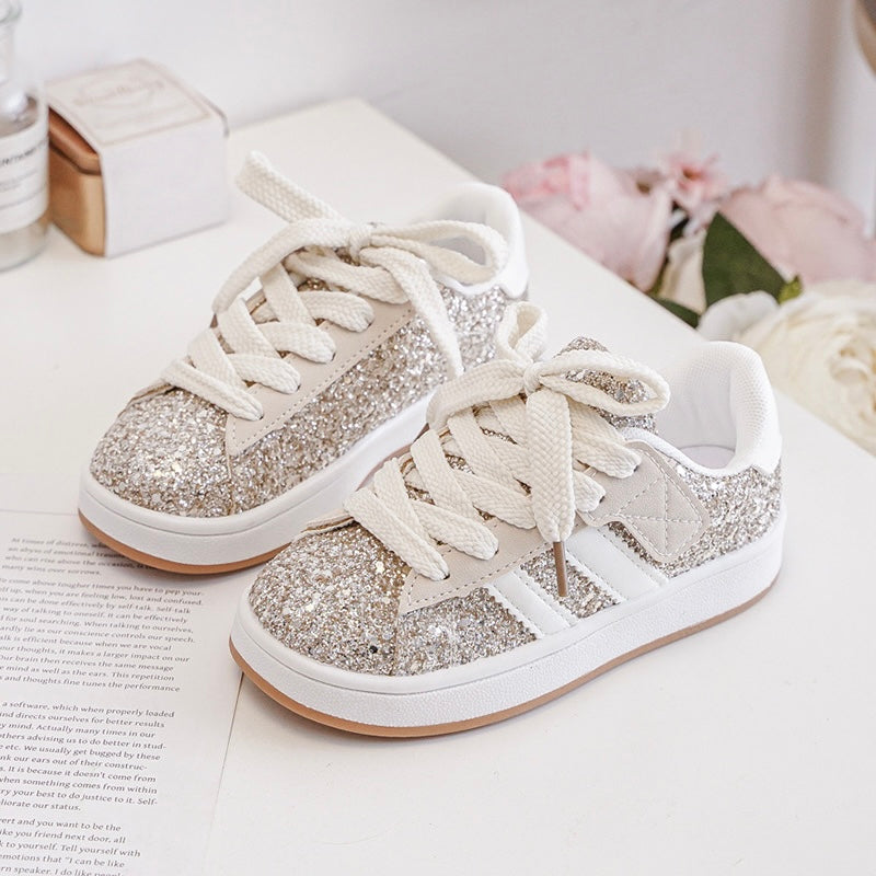 Baskets Enfant à Scratch Pailletées – Chaussures Fille Brillantes – Semelle Confort Antidérapante – Blanc & Argent