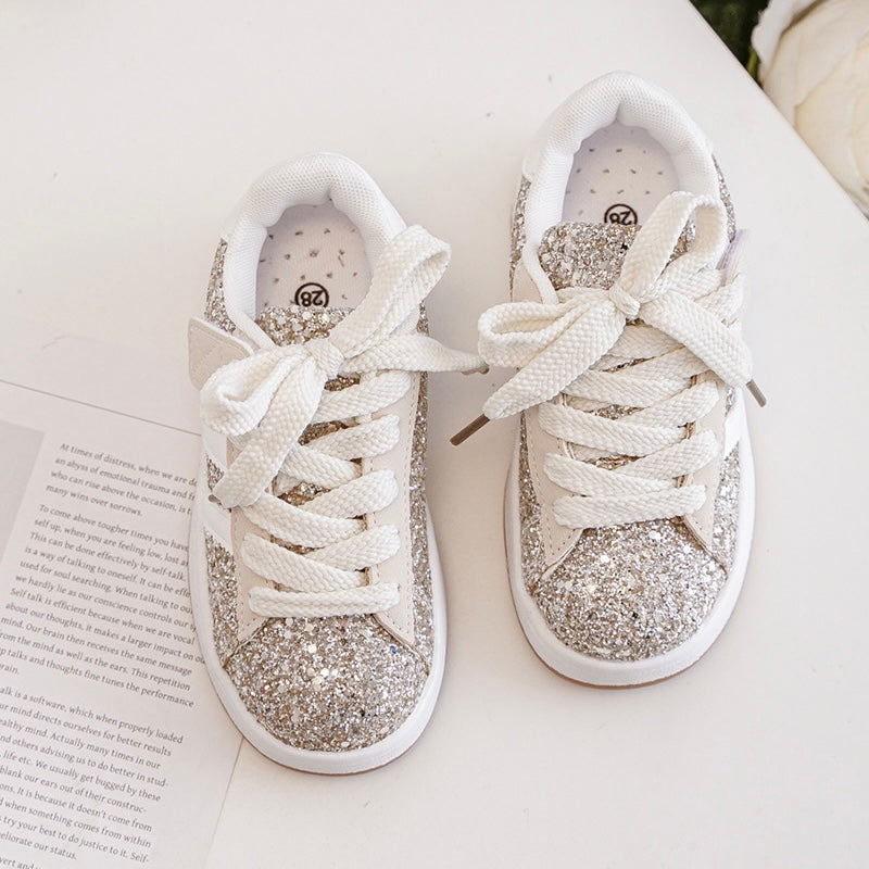 Baskets Enfant à Scratch Pailletées – Chaussures Fille Brillantes – Semelle Confort Antidérapante – Blanc & Argent