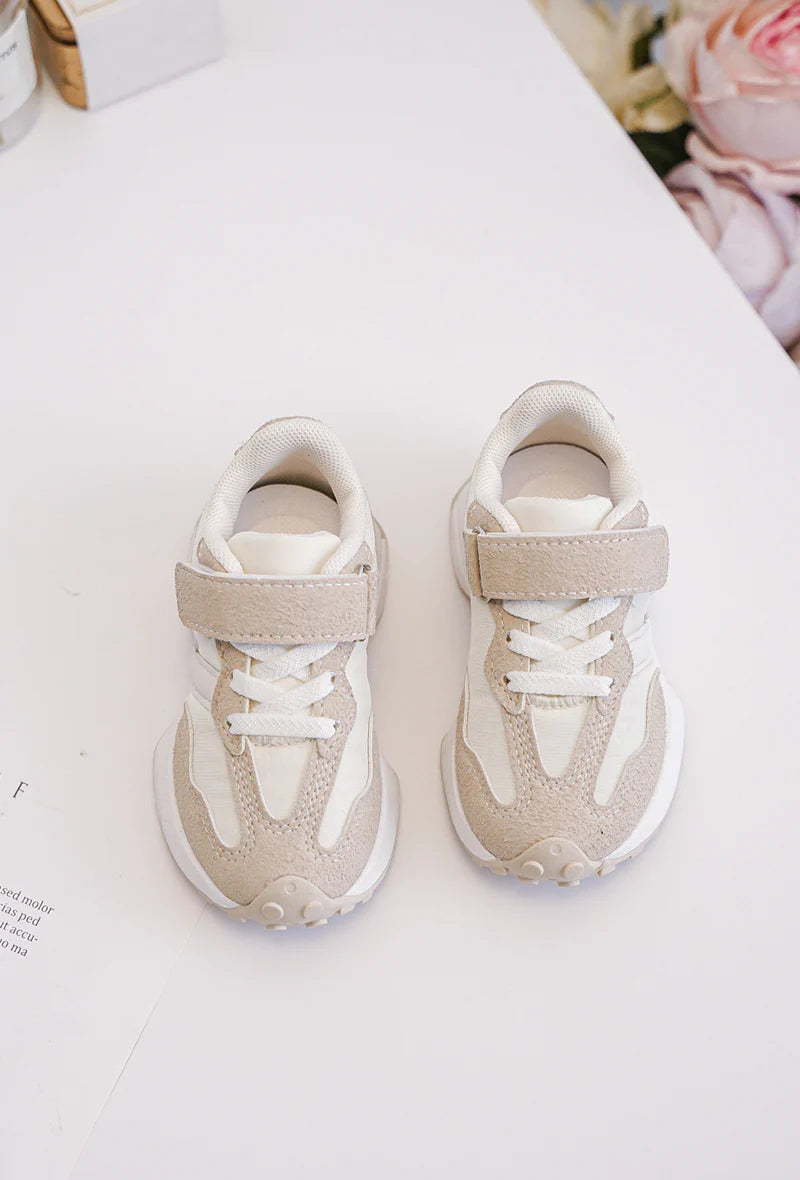 Baskets Enfant à Scratch – Chaussures Sport Enfant – Confortables et Légères – Beige et Blanc